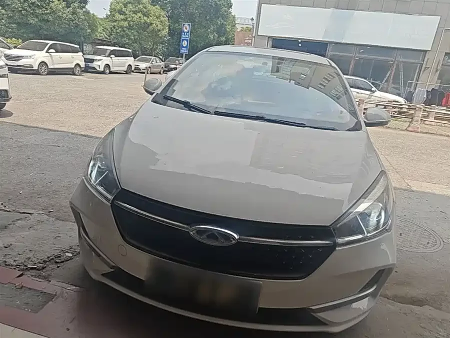 Chery Arrizo 5