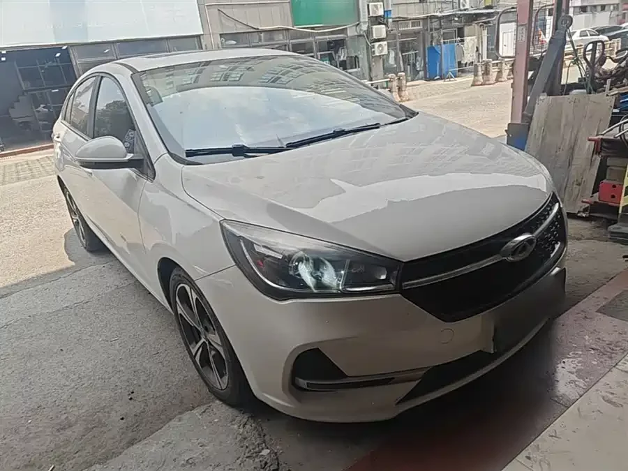 Chery Arrizo 5