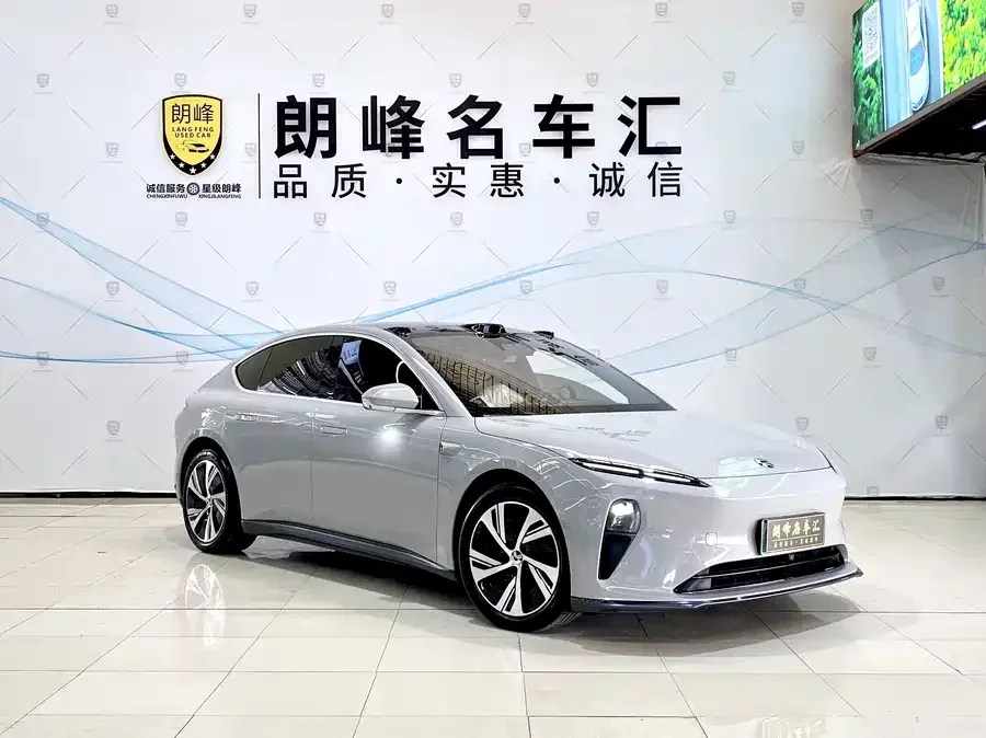 NIO ET5
