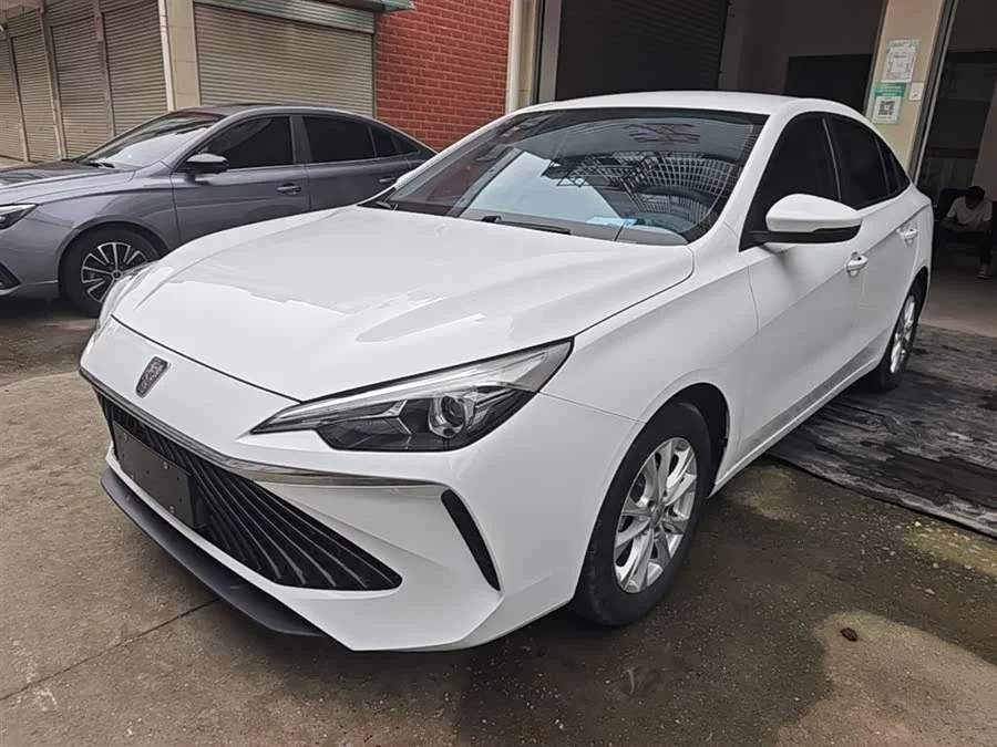 Roewe i5