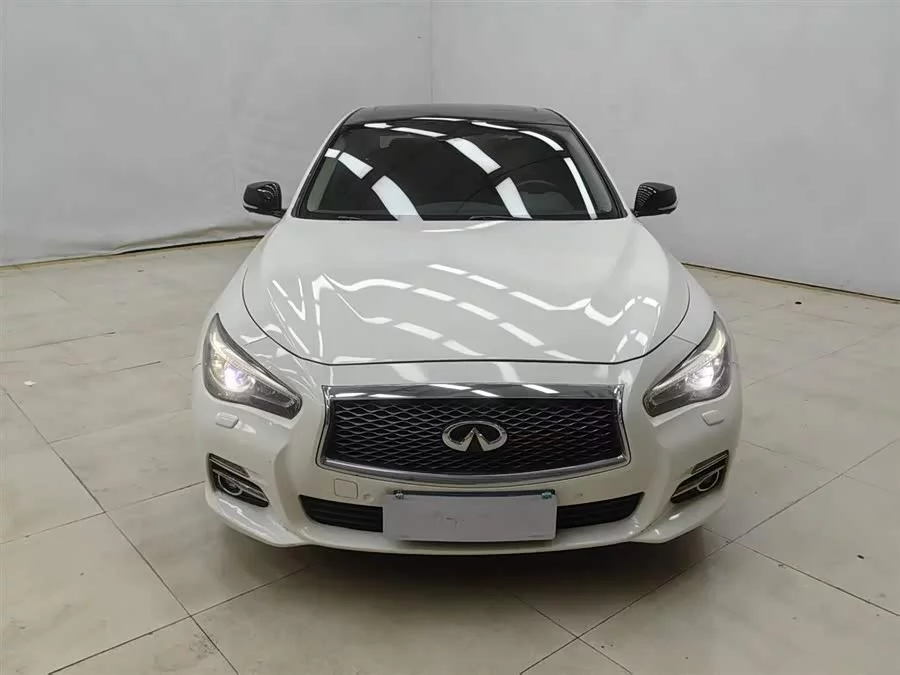 Infiniti Q50L