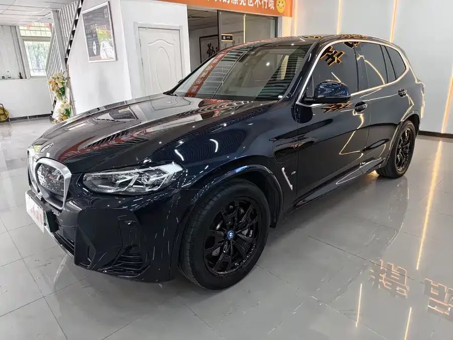 BMW iX3