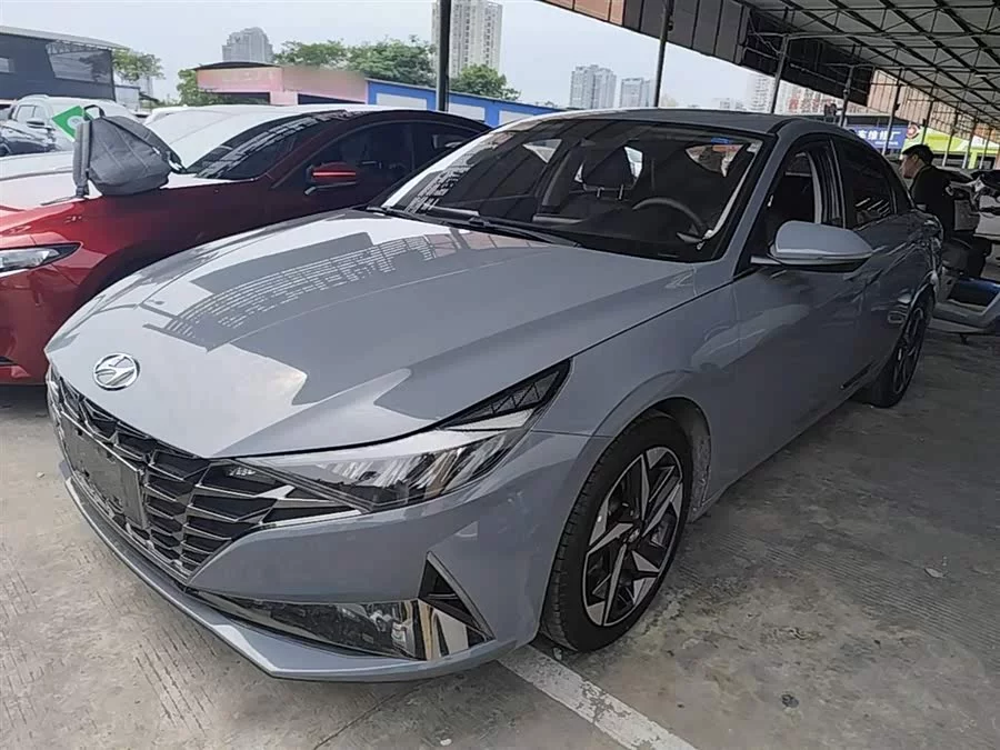 Hyundai Elantra