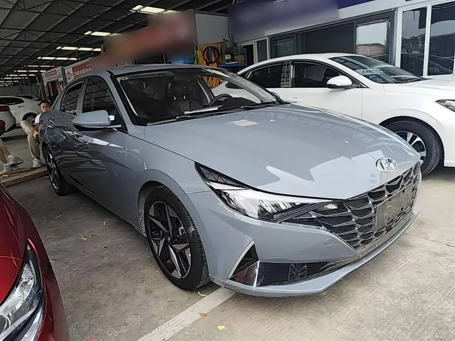 Hyundai Elantra