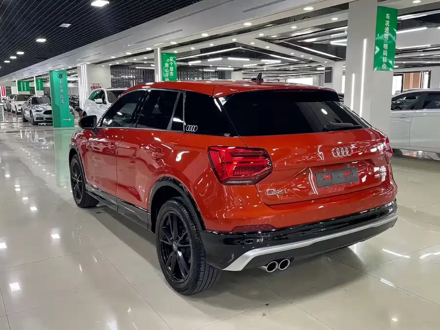 Audi Q2L