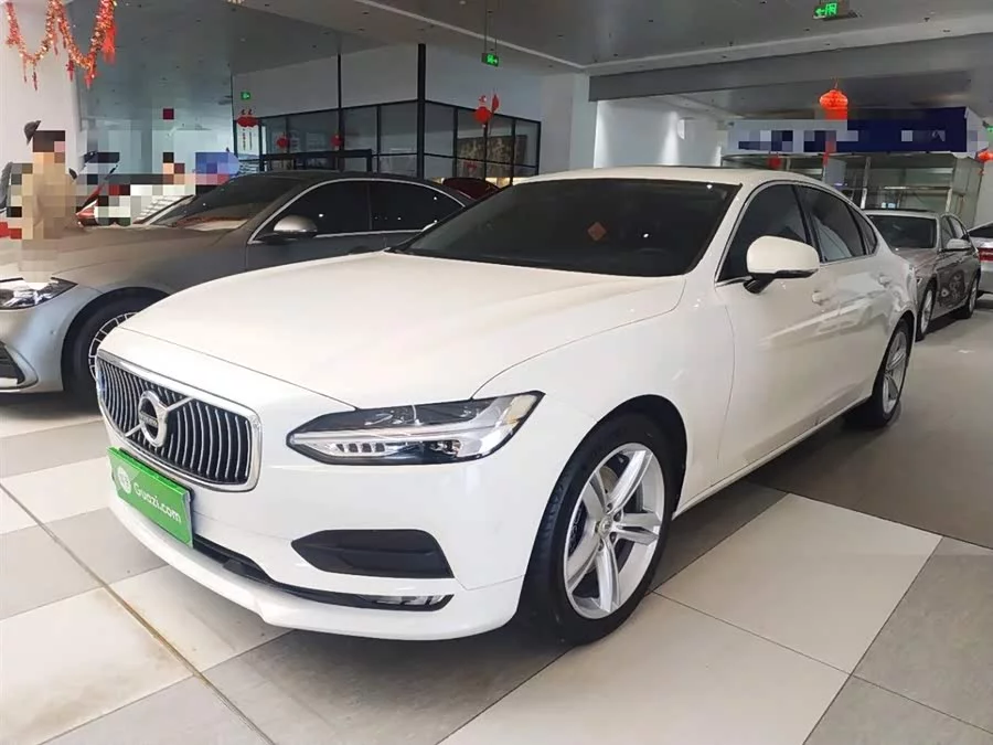 Volvo S90