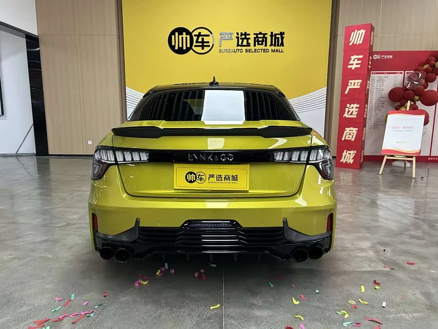 Lynk & Co 03