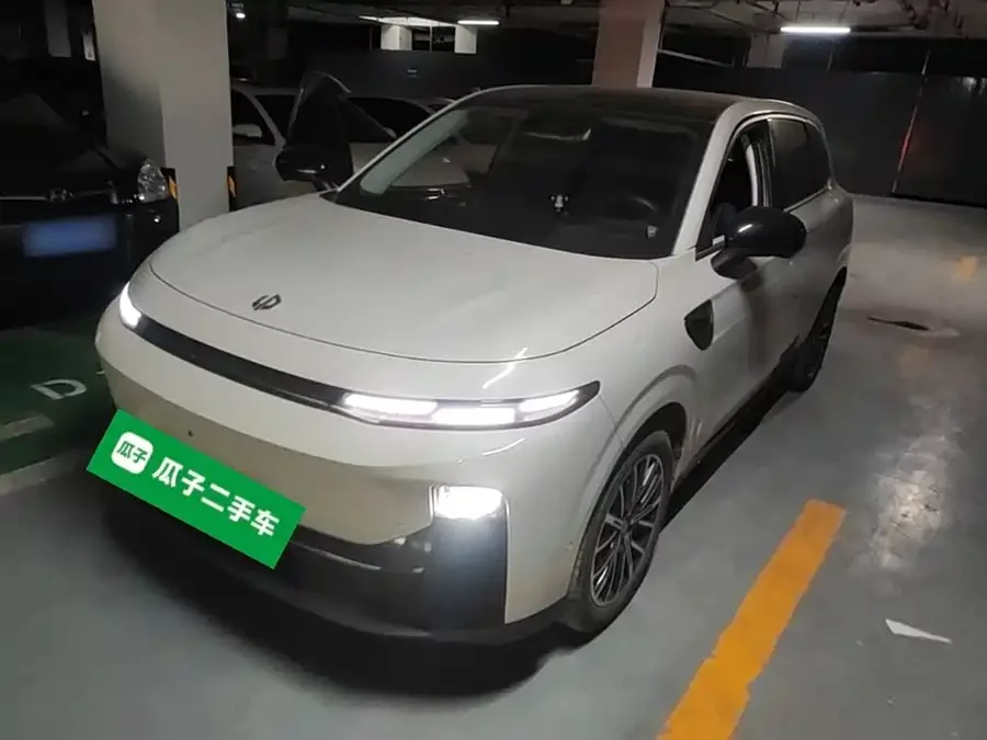 Leapmotor B10