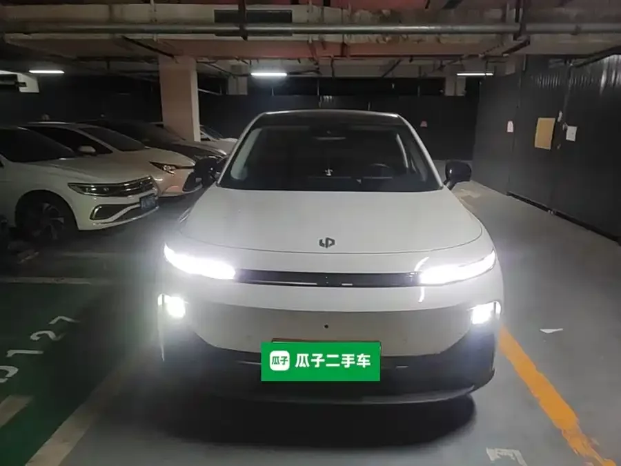 Leapmotor B10