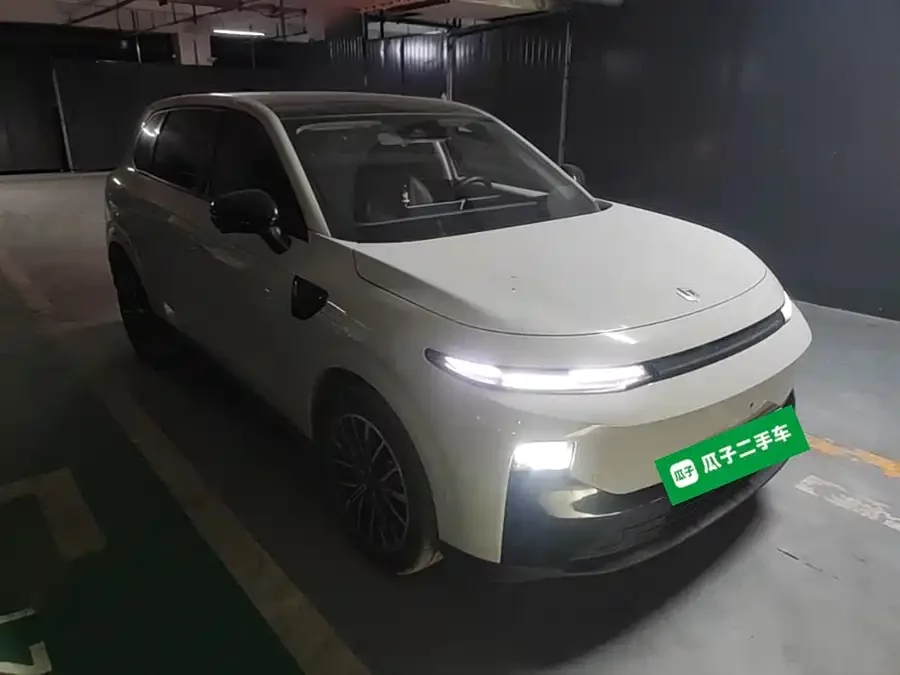 Leapmotor B10
