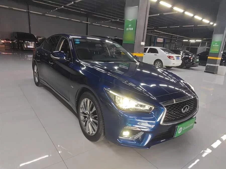 Infiniti Q50L