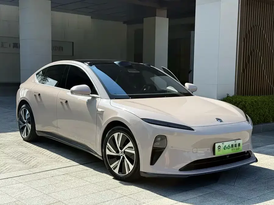 NIO ET5