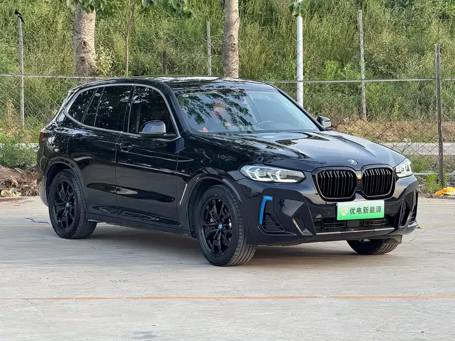BMW iX3