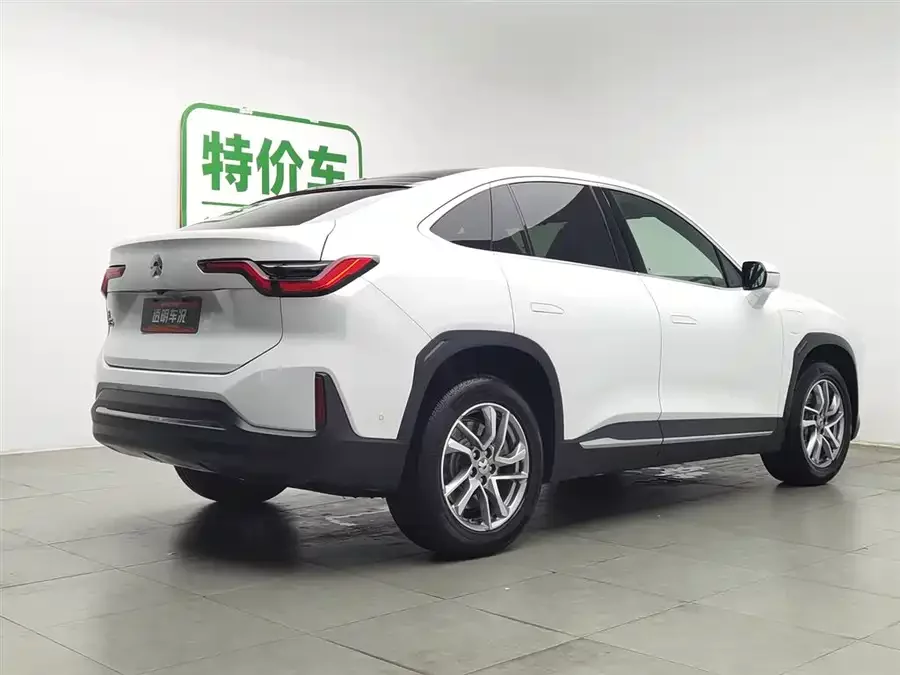 NIO EC6