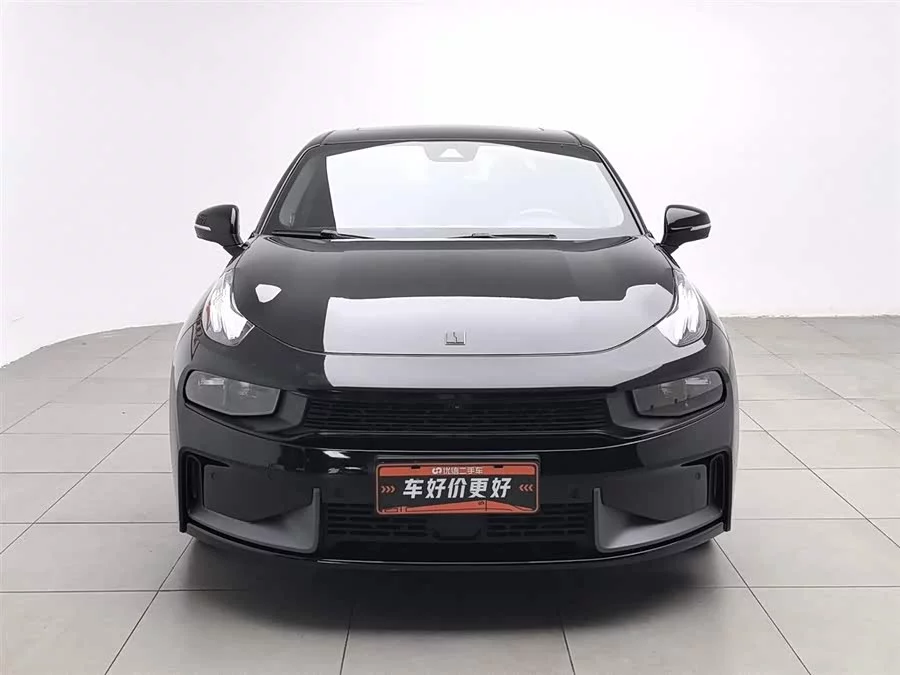 Lynk & Co 03