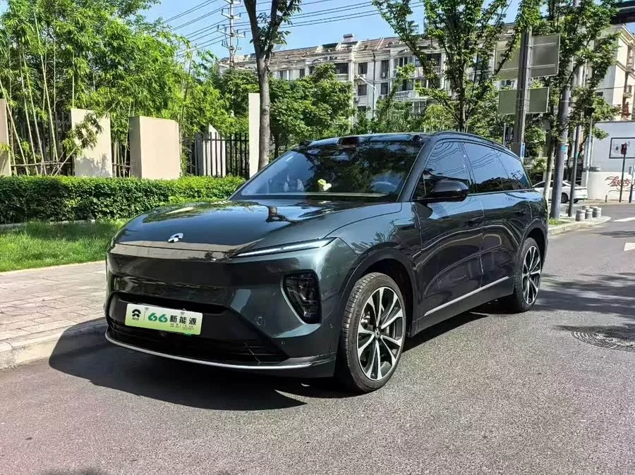 NIO ES8