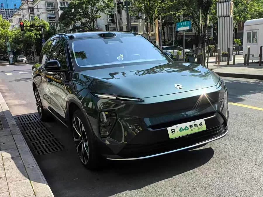 NIO ES8