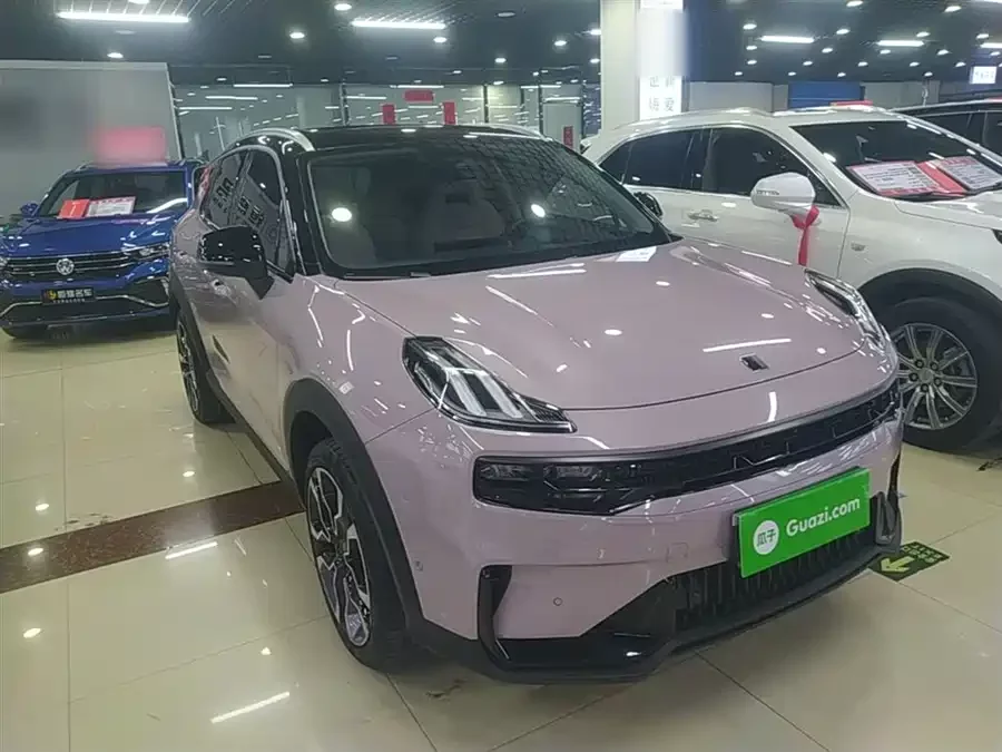Lynk & Co 06