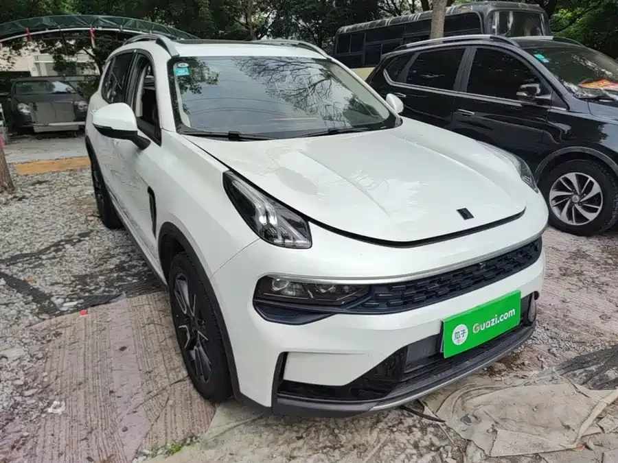 Lynk & Co 01
