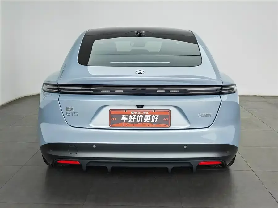 NIO ET5