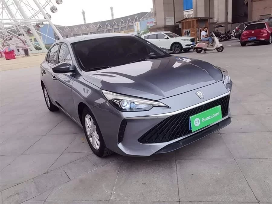 Roewe i5