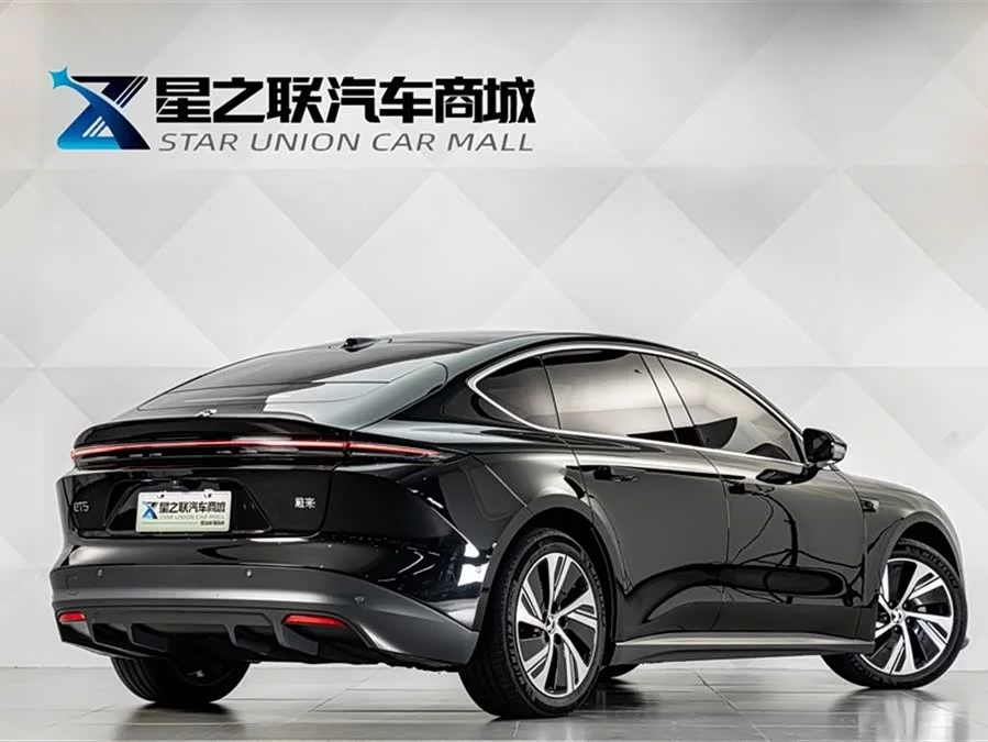 NIO ET5
