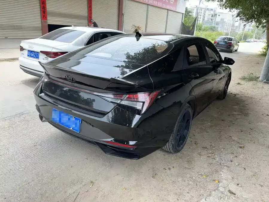 Hyundai Elantra