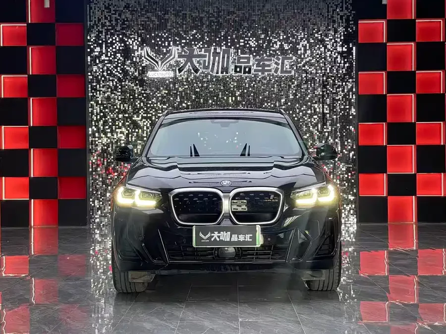 BMW iX3