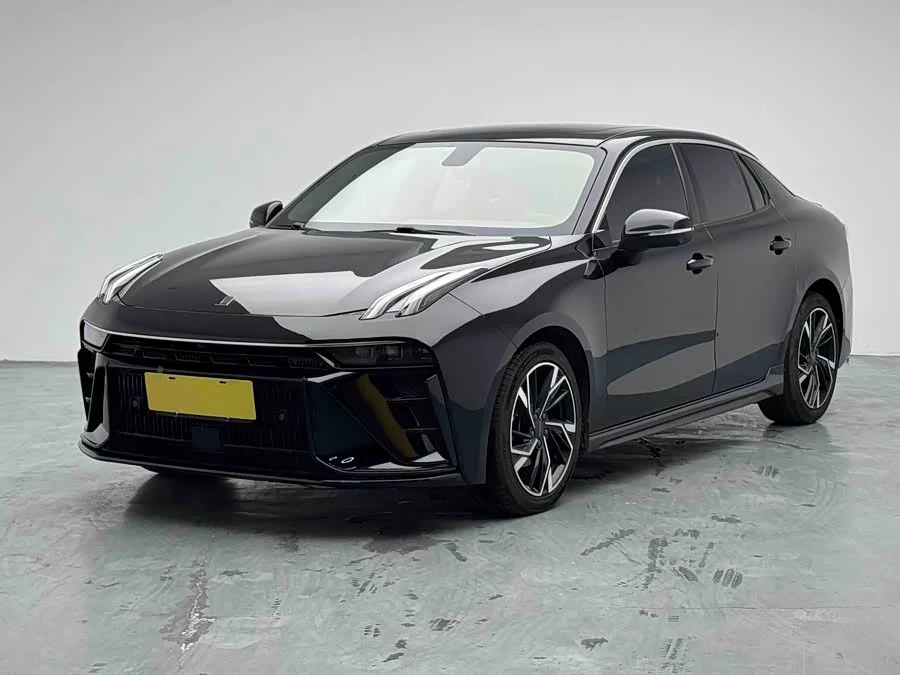 Lynk & Co 03