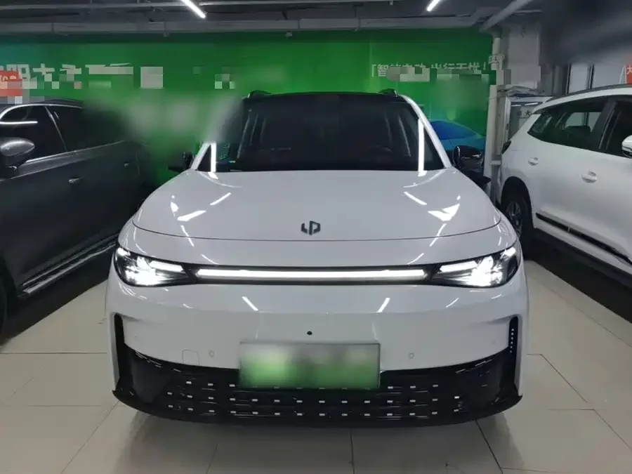 Leapmotor C16
