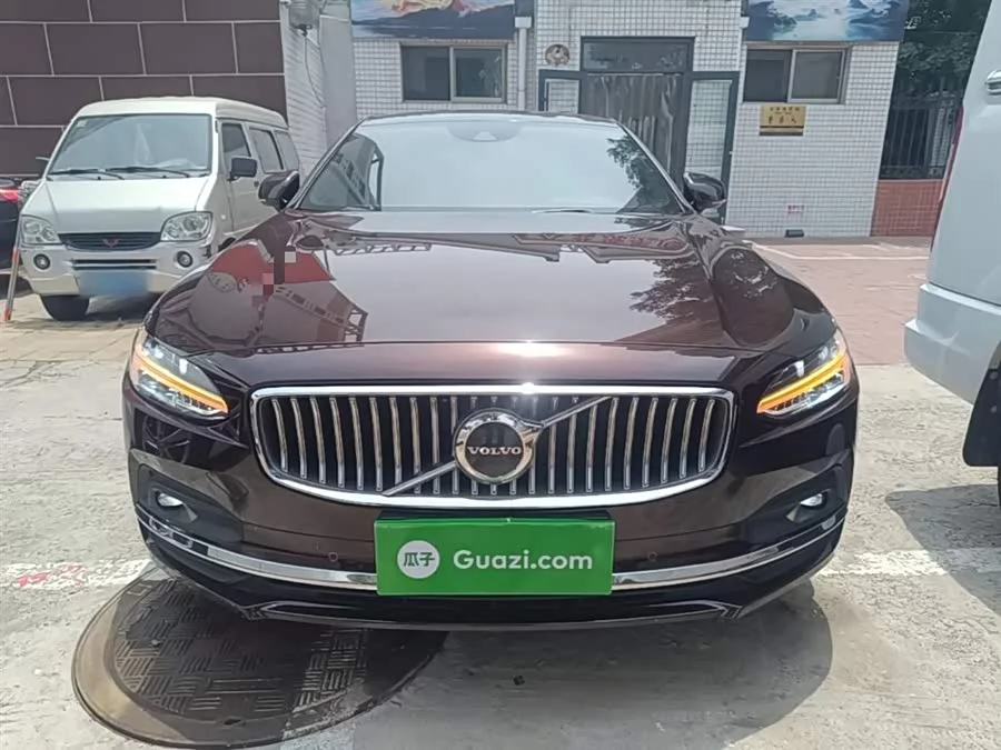 Volvo S90