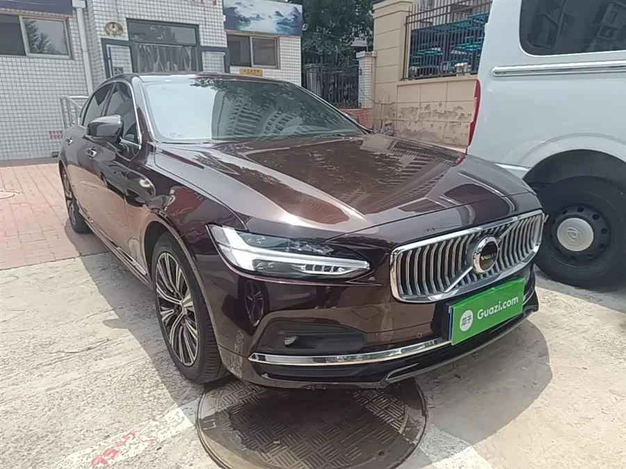 Volvo S90