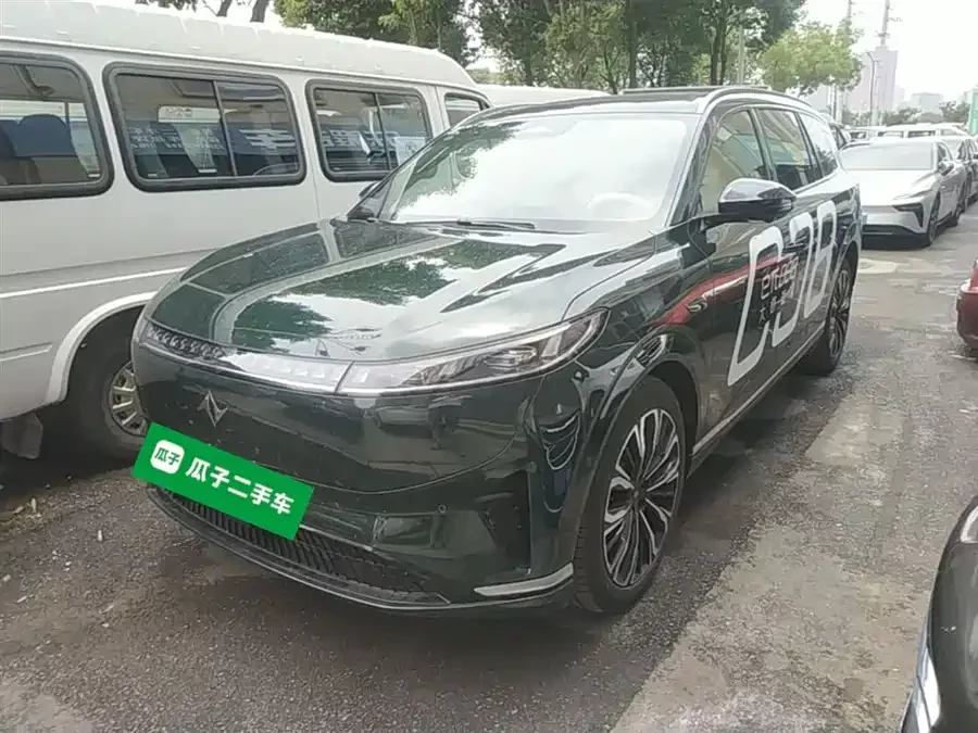 Dongfeng eπ008