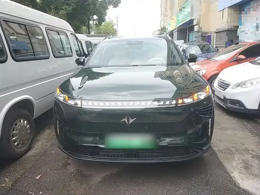 Dongfeng eπ008