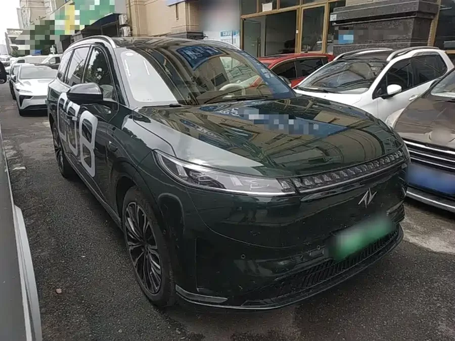 Dongfeng eπ008