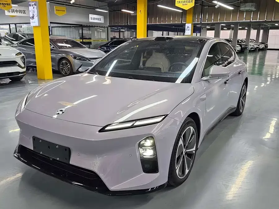 NIO ET5