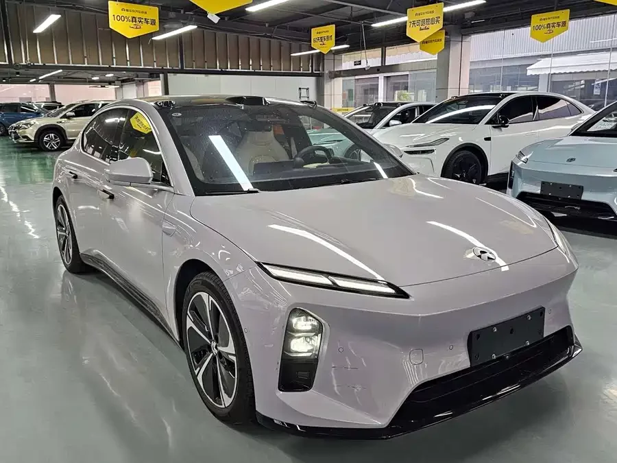 NIO ET5
