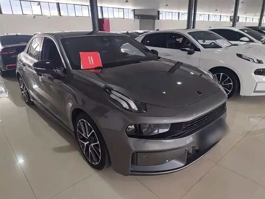 Lynk & Co 03