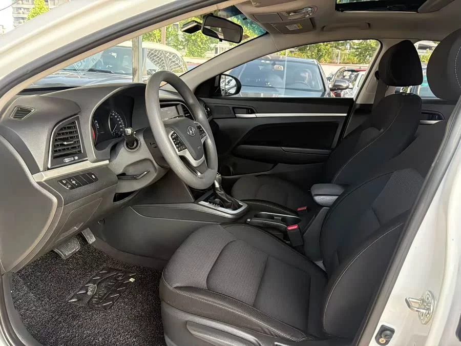 Hyundai elantra