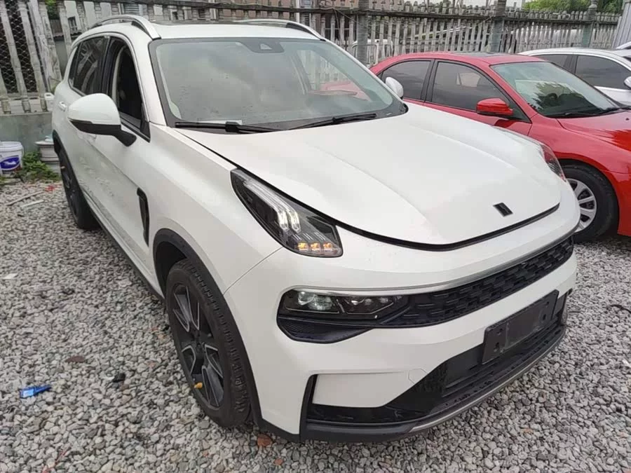 Lynk & Co 01