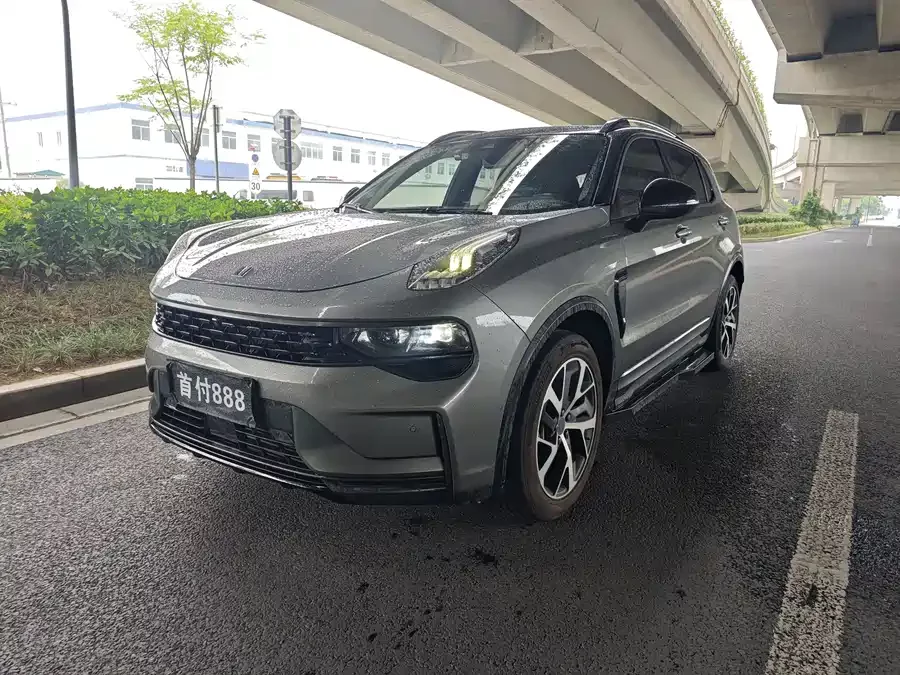 Lynk & Co 01