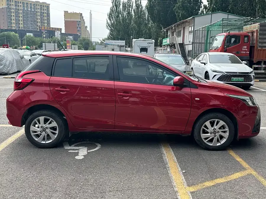 Toyota YARiS L