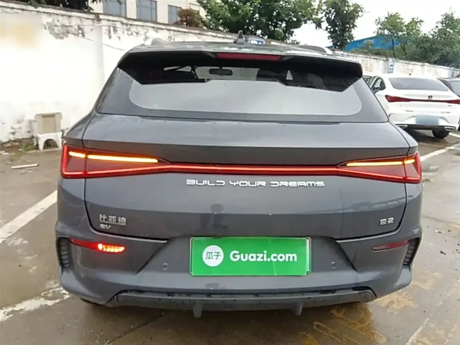BYD e2