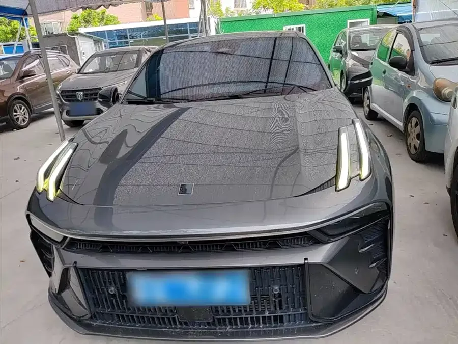 Lynk & Co 03