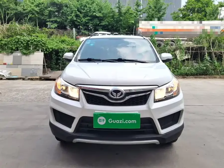 BAIC S2