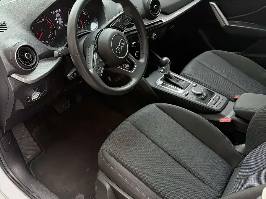 Audi Q2L