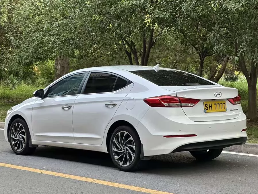 Hyundai elantra
