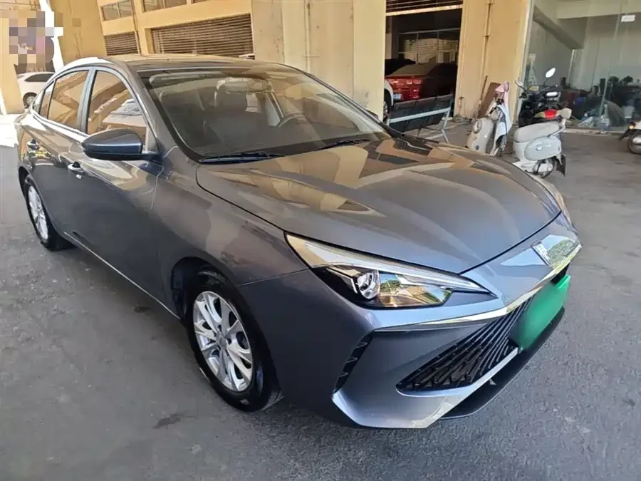 Roewe i5