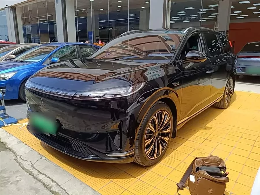 Dongfeng eπ008
