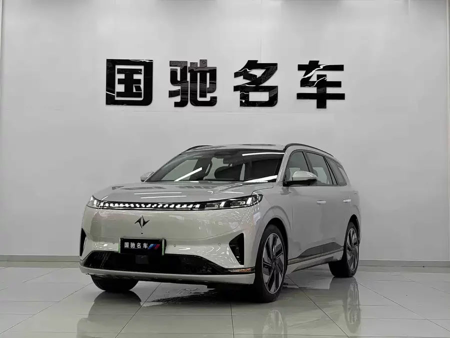 Dongfeng eπ008